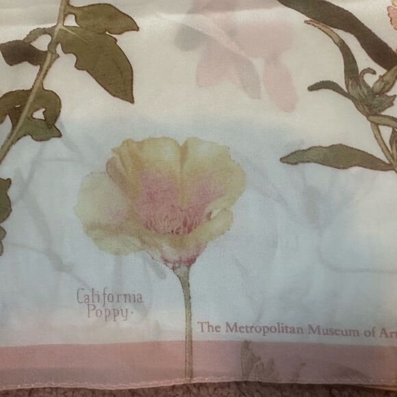 New 100% Silk Scarf From The Metropolitan Museum Of Art  NWT 100% Silk Scarf MET Margaret Neilson Armstrong American Botanicals